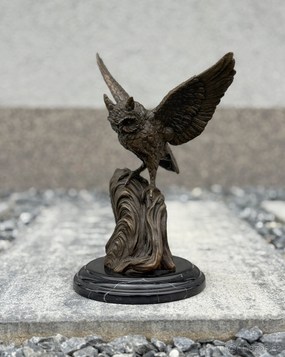 Bronzová socha Sova s roztaženými křídly moudrost luxus deco - 2
