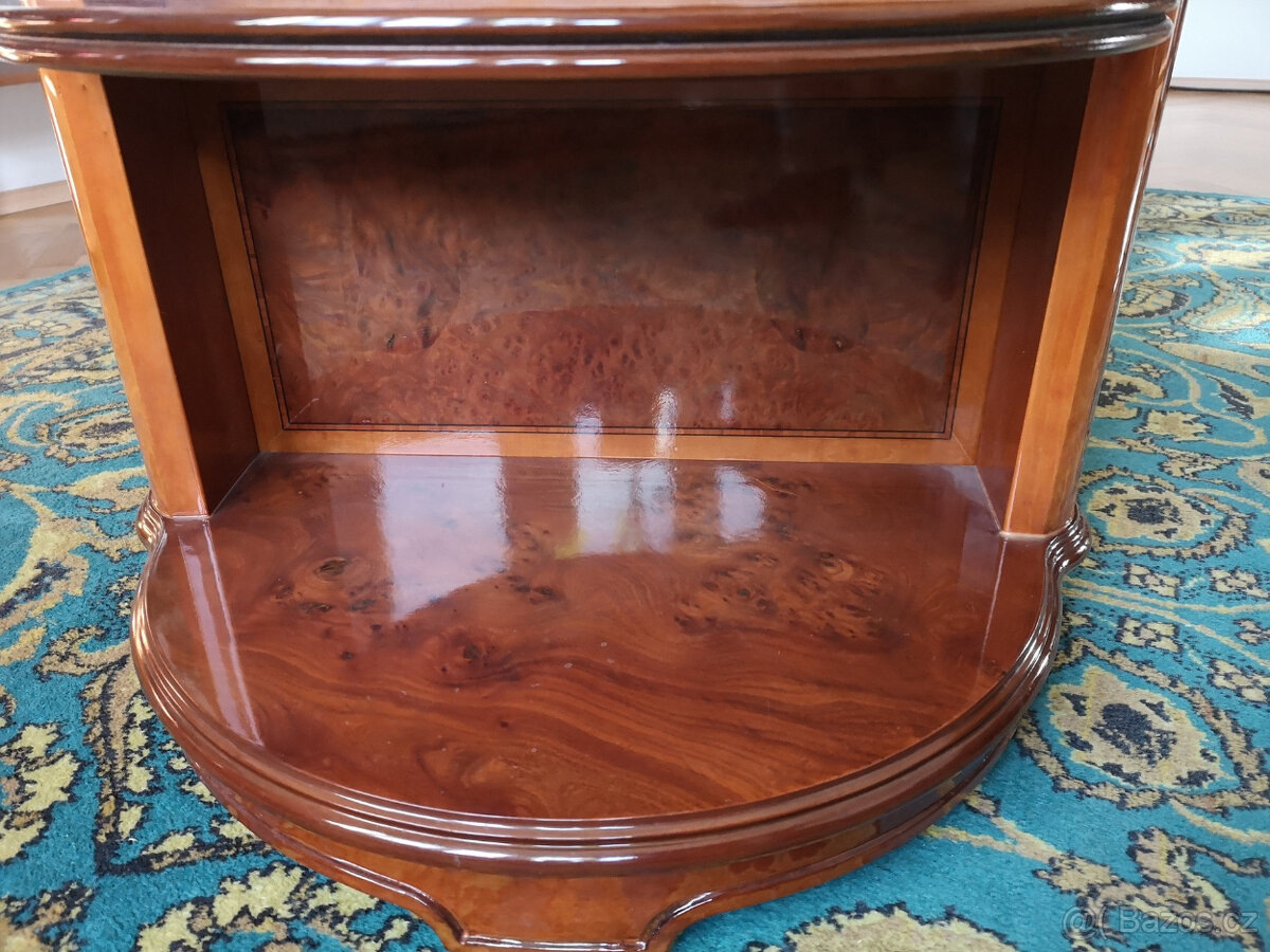 Polokruhový odkládací stolek - 2