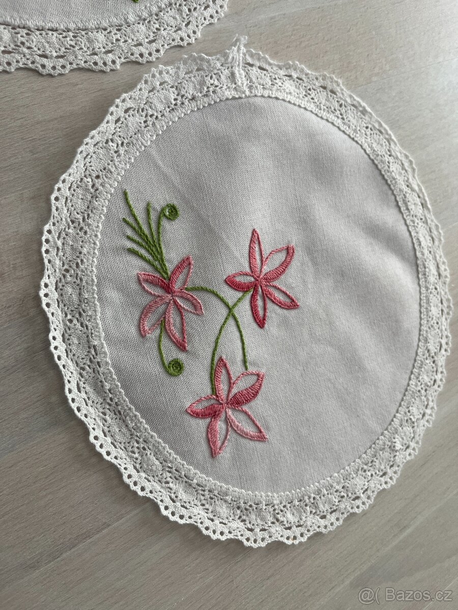 Vyšívané dečky 2 ks - 2