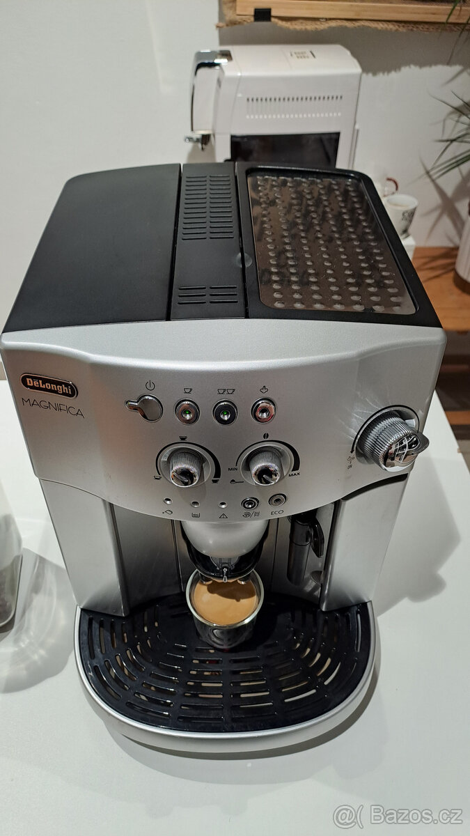 Automatický kávovar Delonghi Magnifica - 2