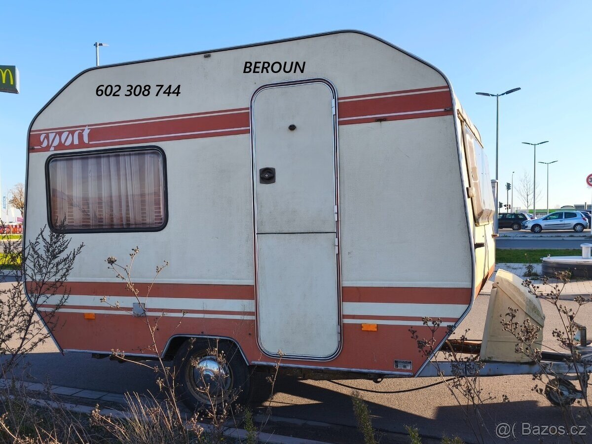 Maly karavan Wilk 320 Nemecke doklady Beroun - 2