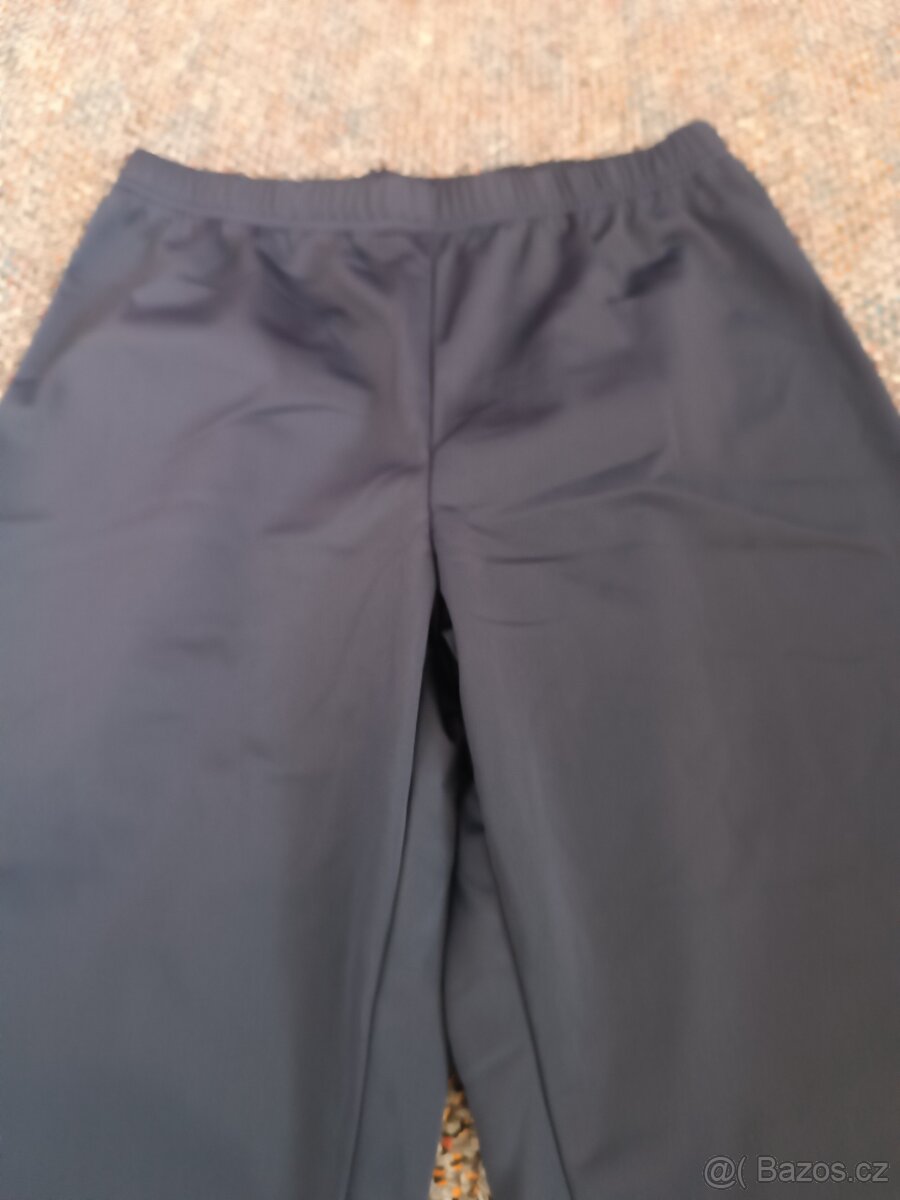 Tepláky vel. 146/152 Decathlon - 2