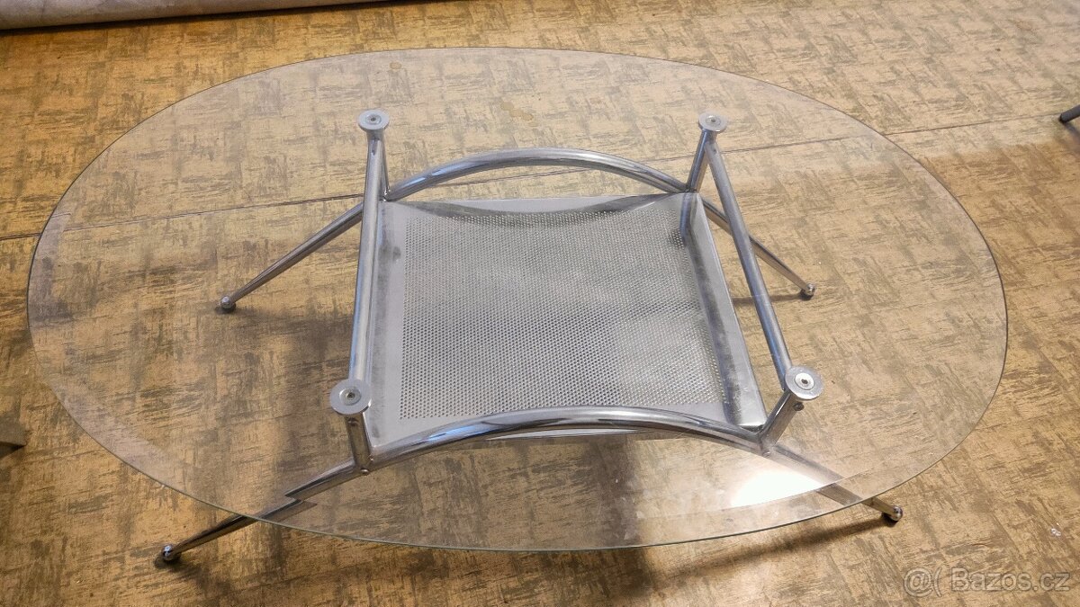 Skleněný konferenční stolek - 2