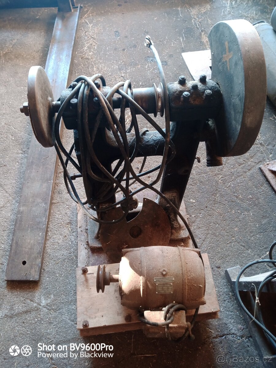 Dvoukotoučová bruska na kov - 2