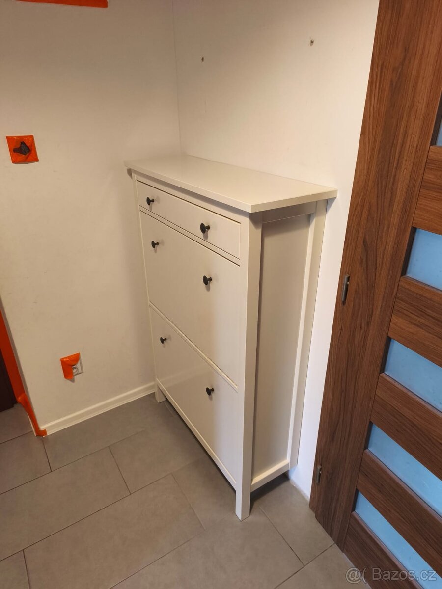 Botník Ikea Hemnes - 2