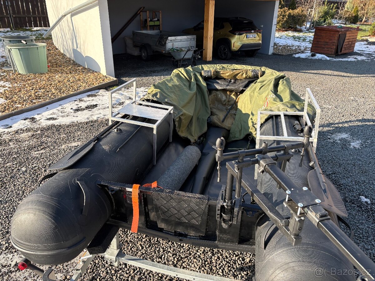 rybářský člun Raptor - 2