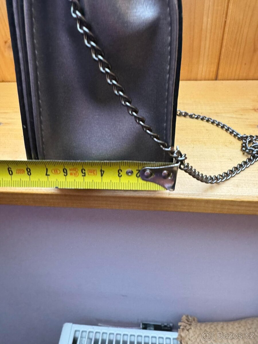 Stříbrná kabelka - 2