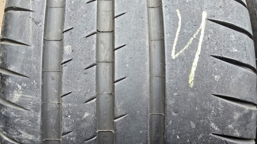 Letní pneu 245/35/20 Michelin - 2