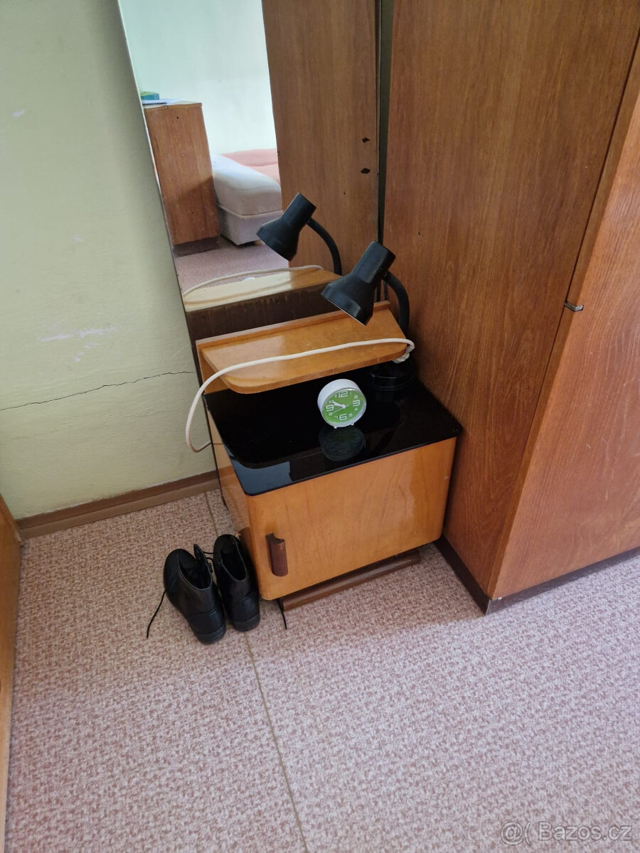 Obývací stěna a další nábytek - 2