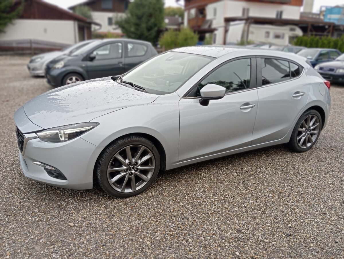 Mazda 3 2,0 benzín 1 Majitelka, bohatá výbava.. - 2