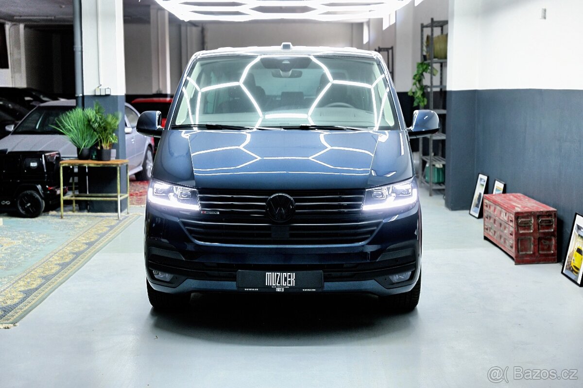 VW Multivan T6.1 Highline 4MOTION - pouze 640 km, max výbava - 2
