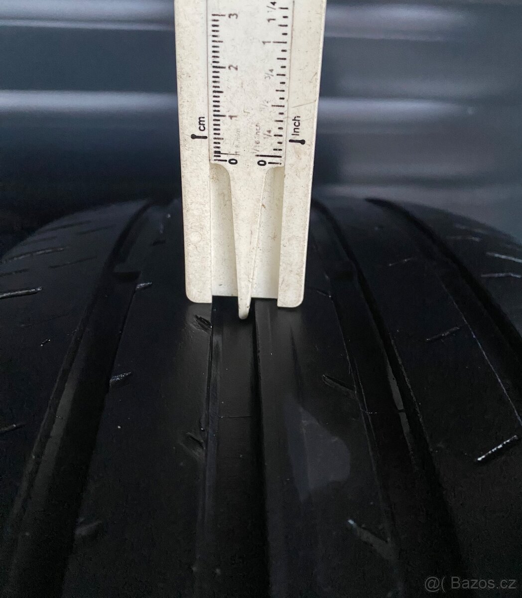 Letní pneu Contimental 215/55 R17 - 2