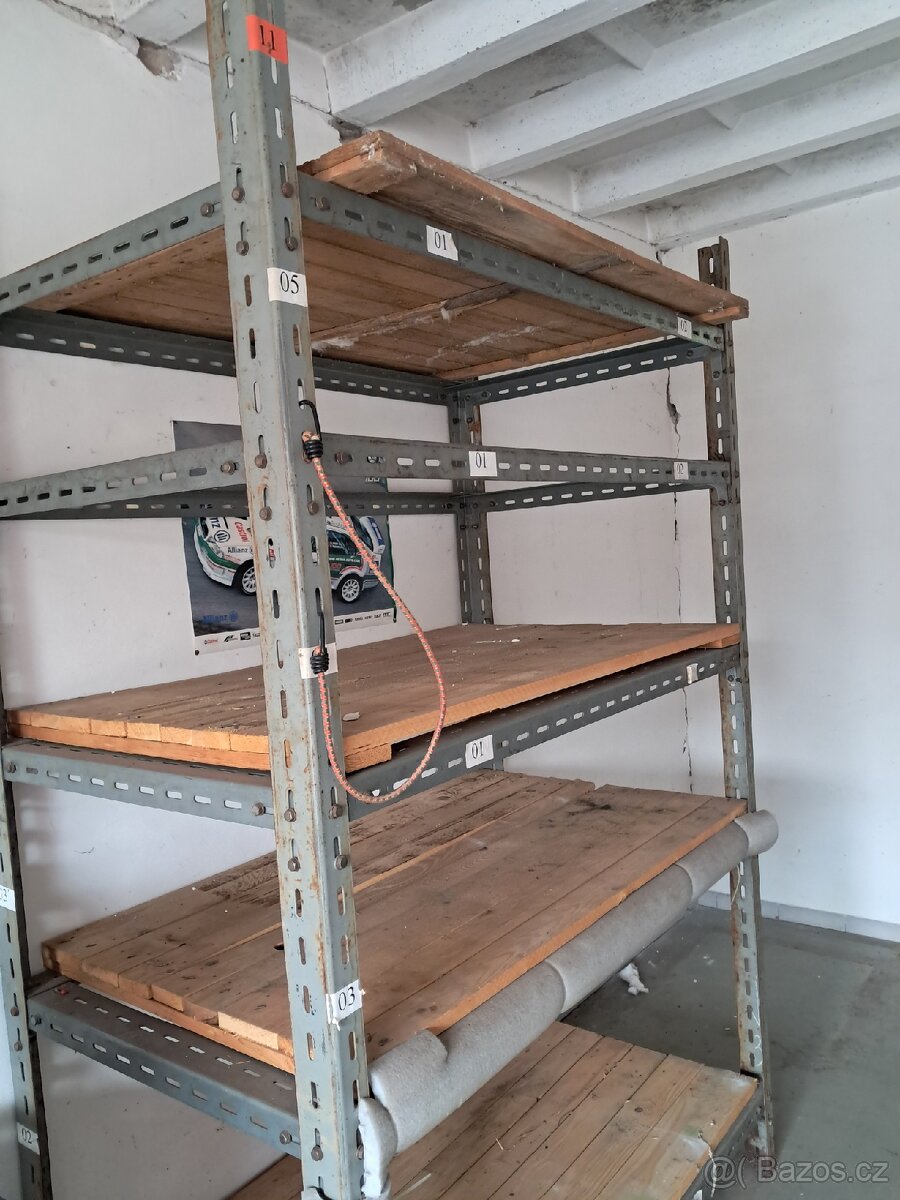 Kovový regál - 2