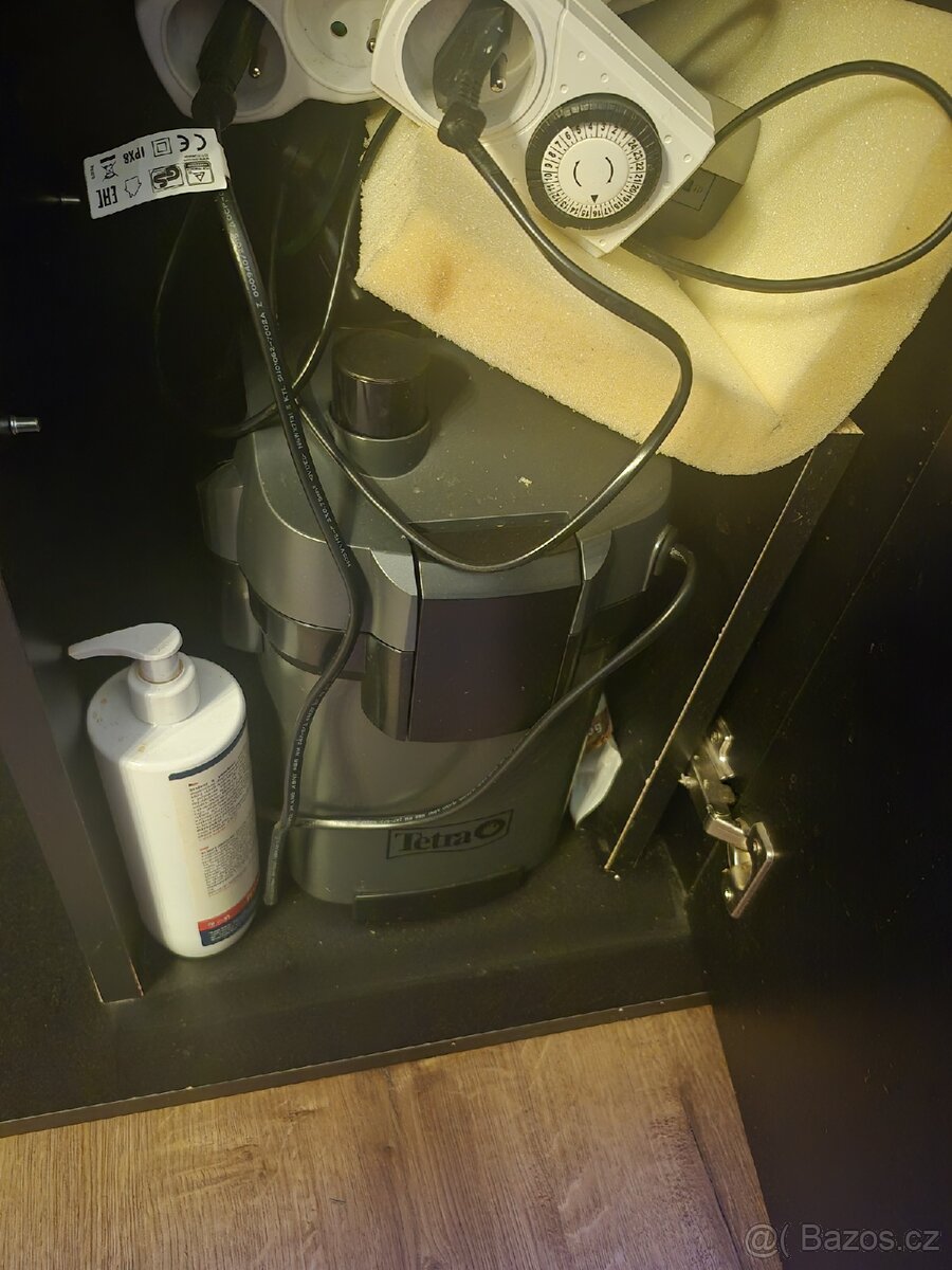 Akvárium 98l včetně vybavení - 2