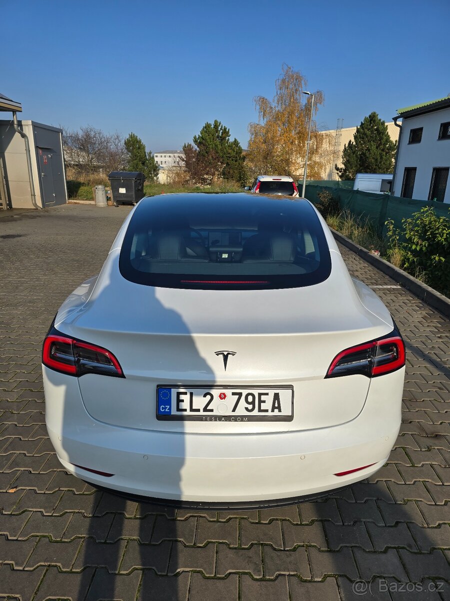 Tesla model 3 standart range plus - 2