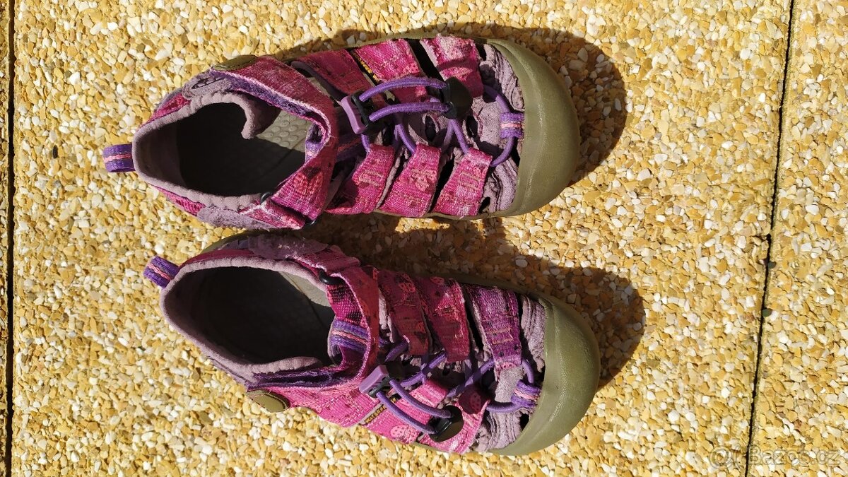 Trekové sandály Keen dívčí č. 31 - 2