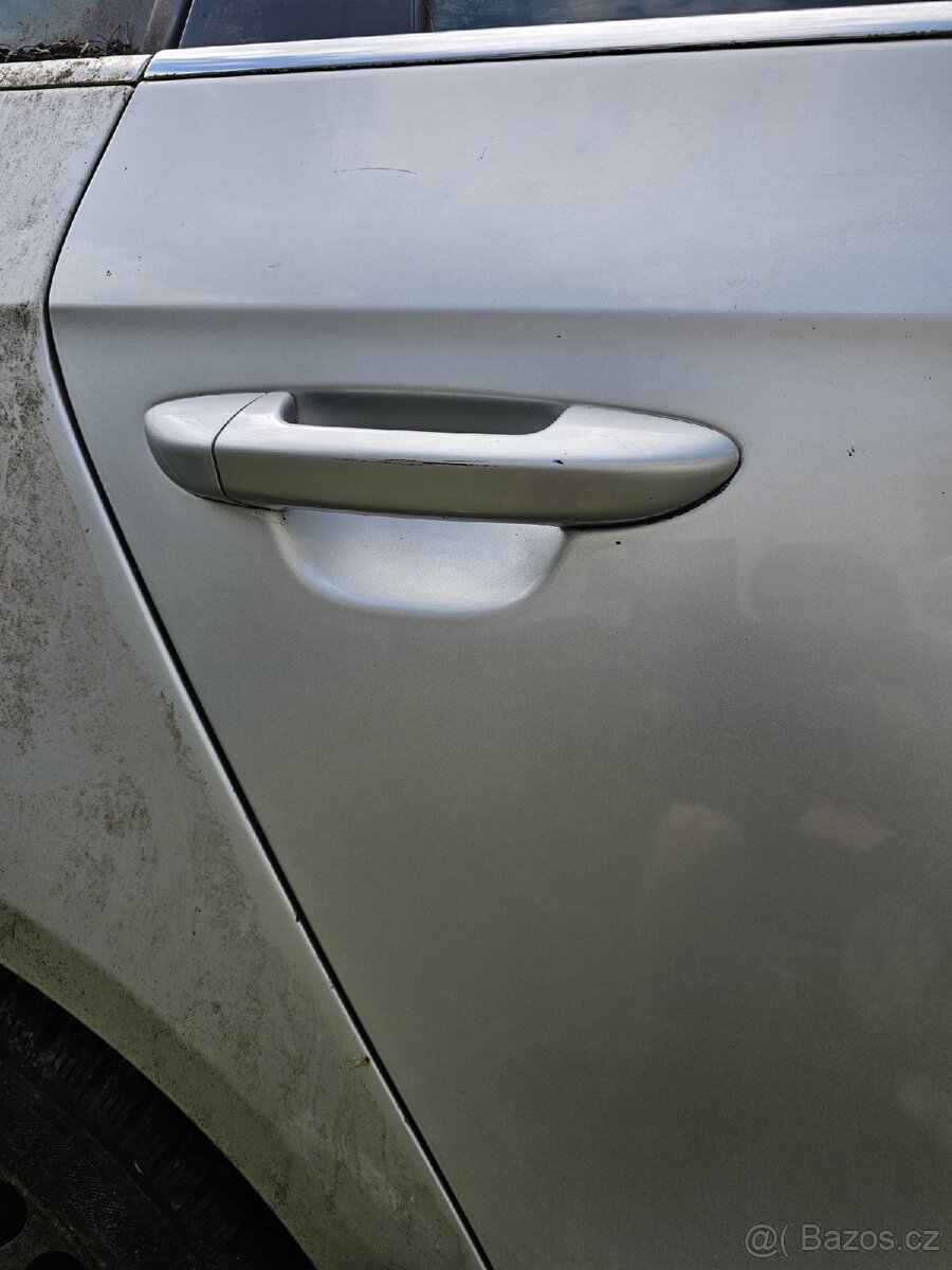 Dveře pravé zadní VW Passat B6 kombi LA7W stříbrný - 2