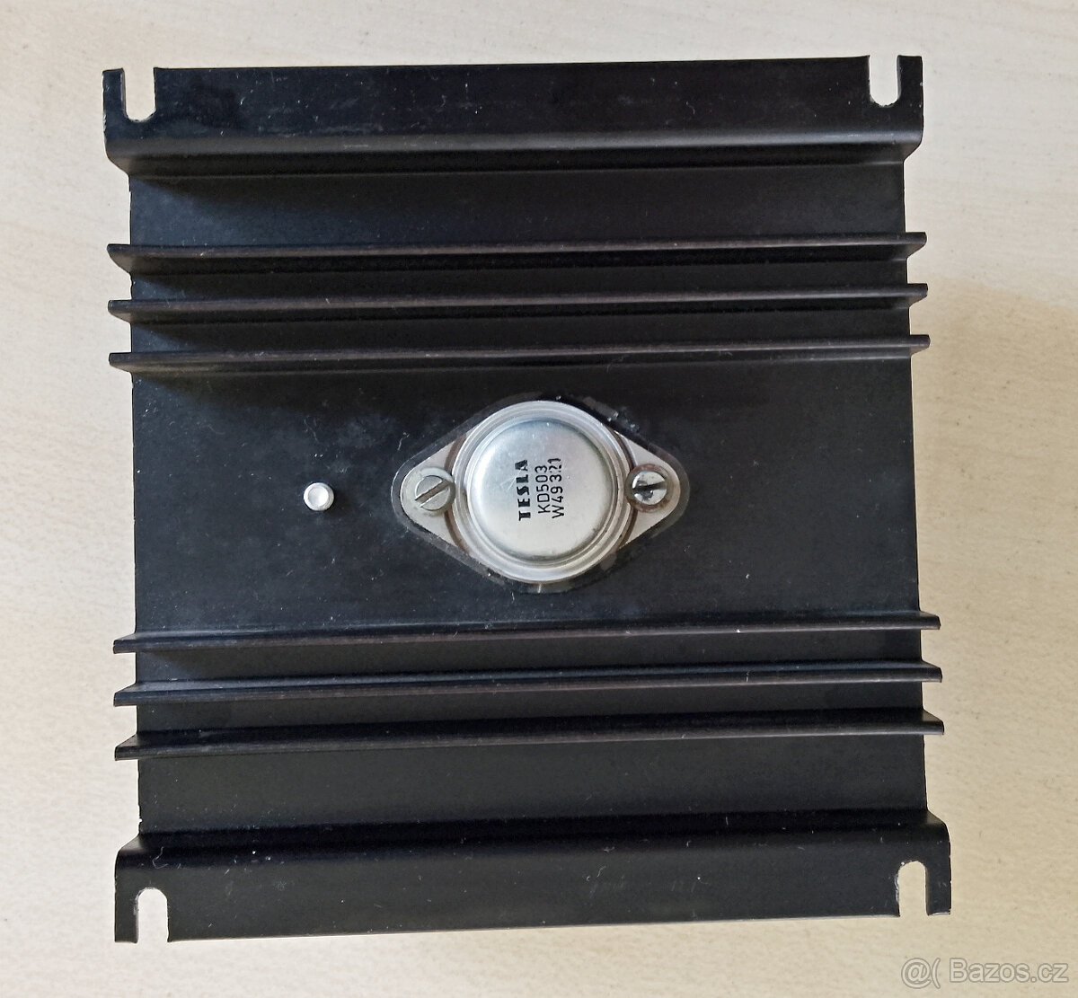 Hliníkové chladiče osazené tranzistory KD 503 - 2