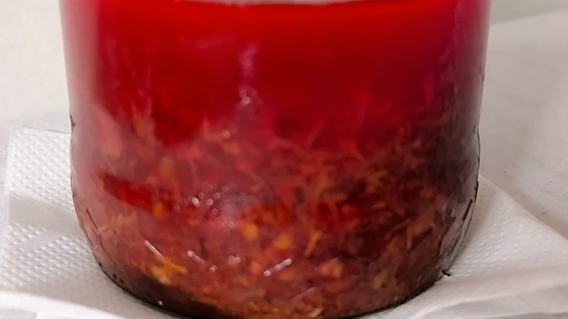 Trezalka třezalkový olej a tinktura, Janův olej na masáže - 2