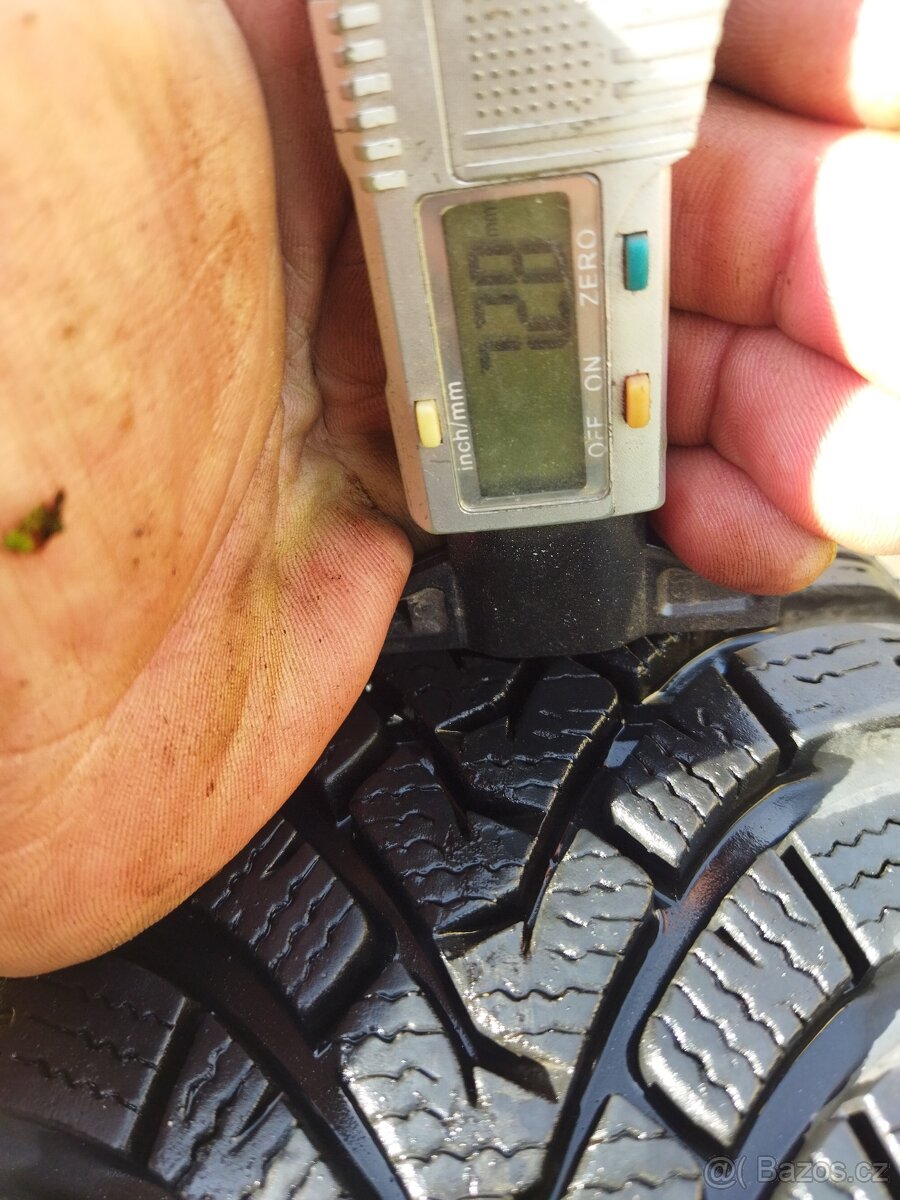 Prodám sadu zimních pneumatik 165/65/14 79T - 2