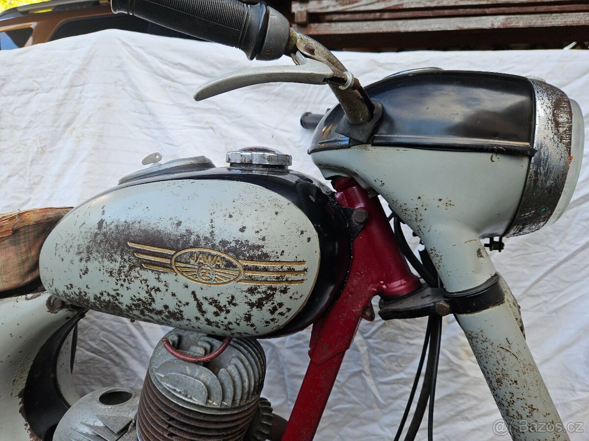 Jawa 250, 353 Ambassador - 2