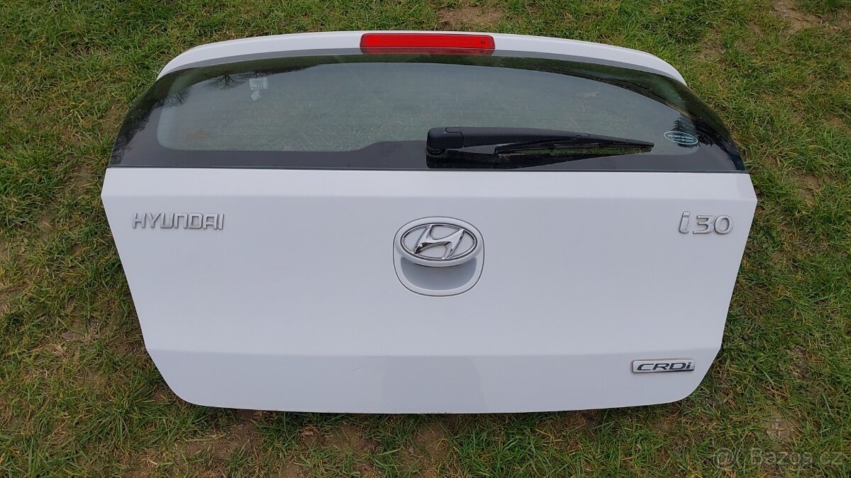 HYUNDAI i30 – DVEŘE KUFRU BÍLÉ 5DV - 2