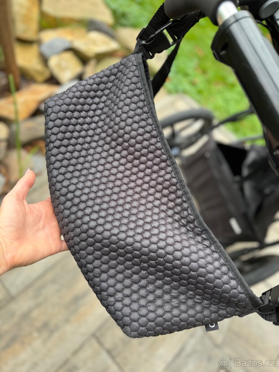 Thule Urban Glide 2 Black v TOP výbavě - 2