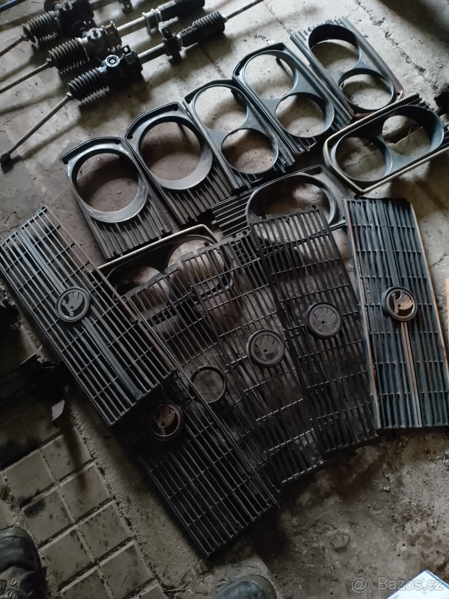 Škoda 105S 105L 120L přední maska - 2