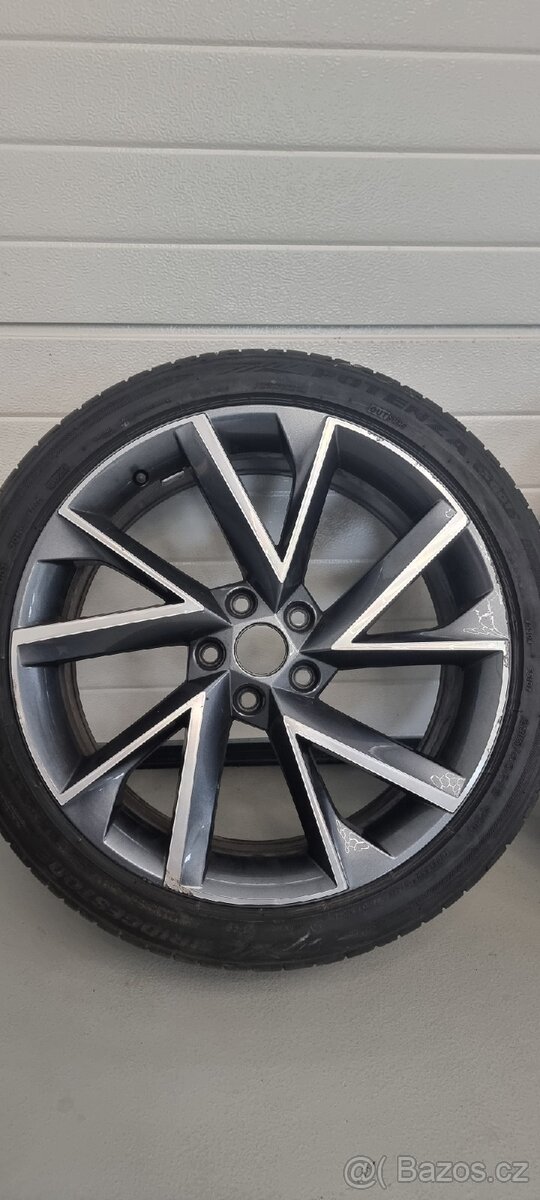 Vega R19 Škoda Superb III - 2