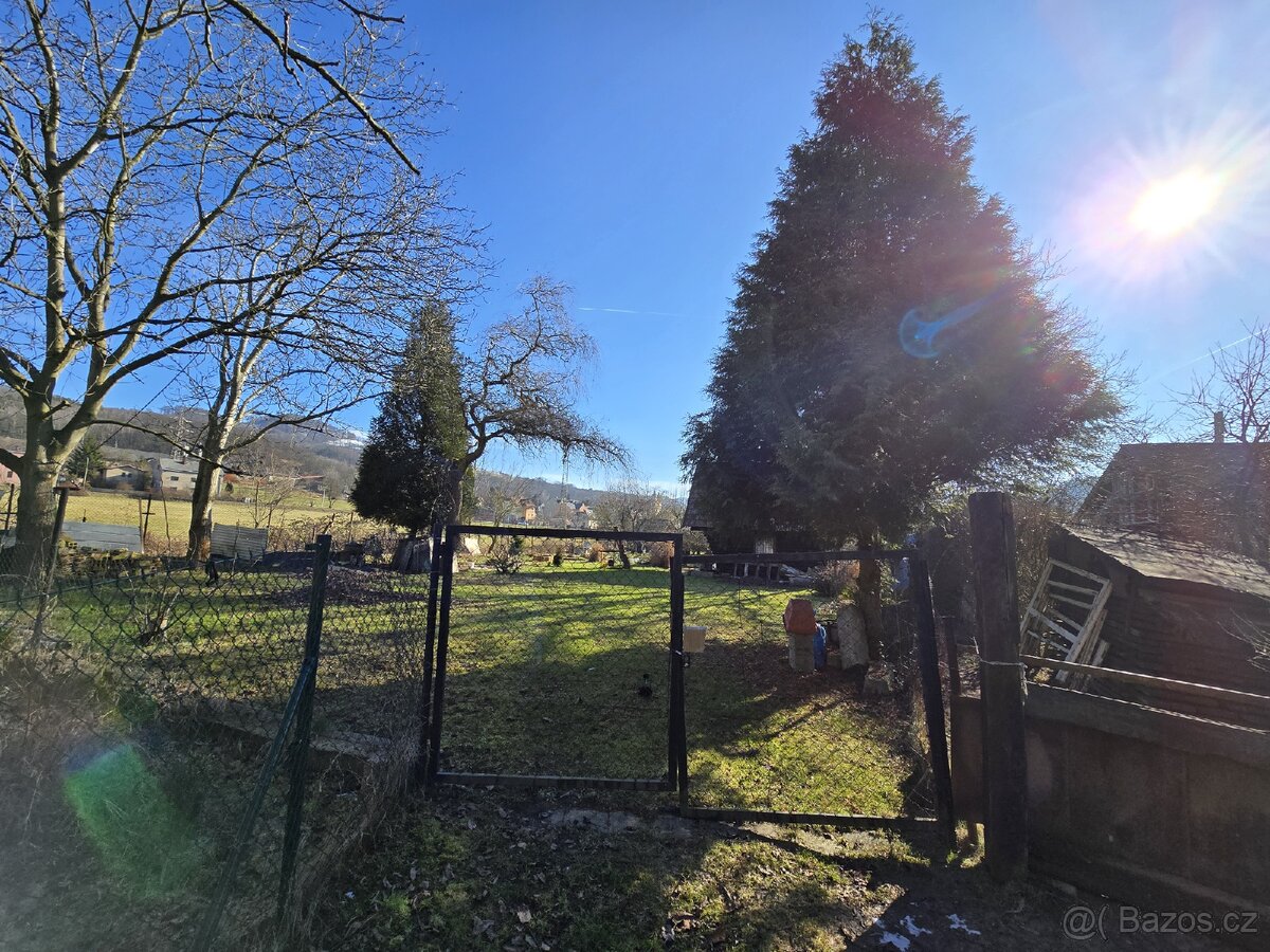 Zahrada s chatkou - 2