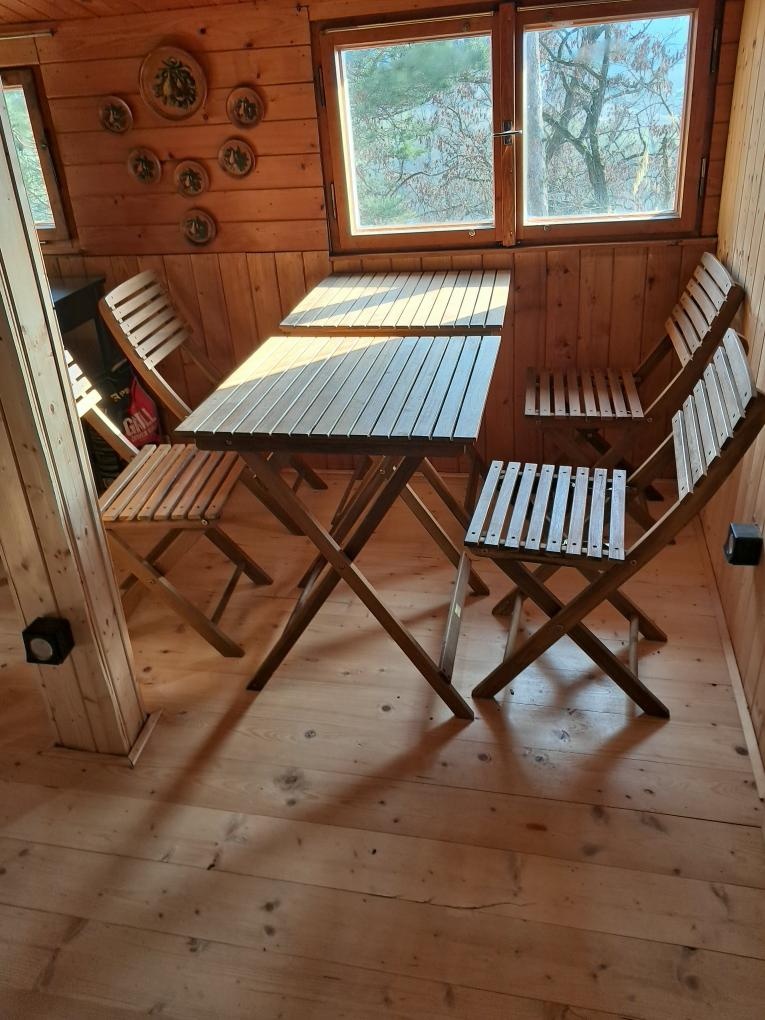 zahradní nábytek 4 židle a 2 stoly - 2