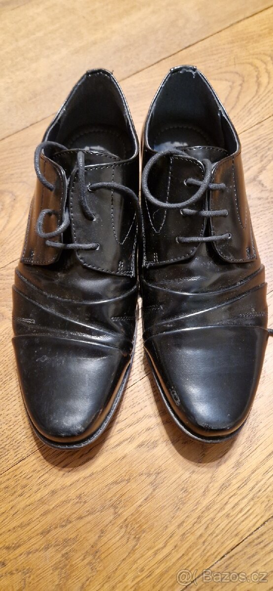 Chlapecká společenská obuv-vel.38 - 2