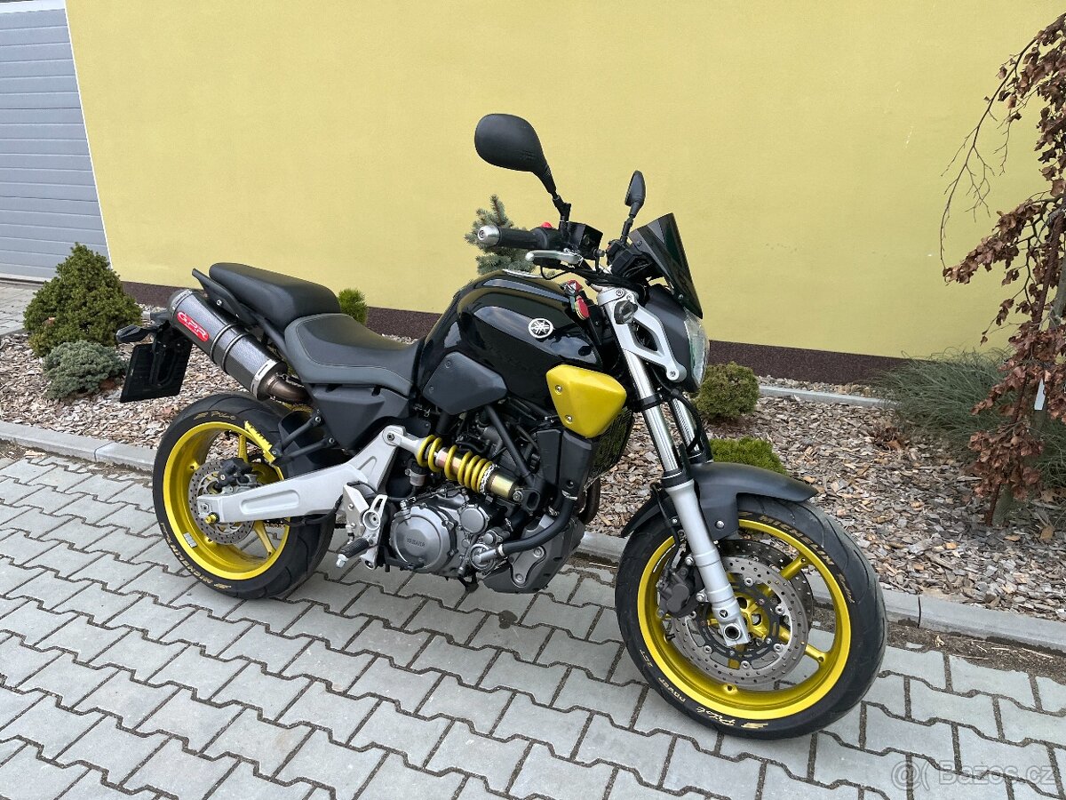 Yamaha MT-03 - 2