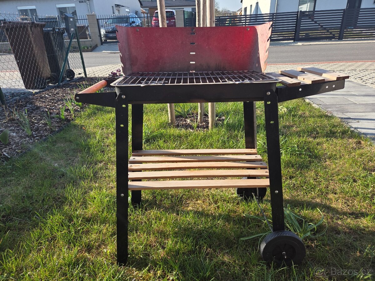 Gril na uhlí - 2