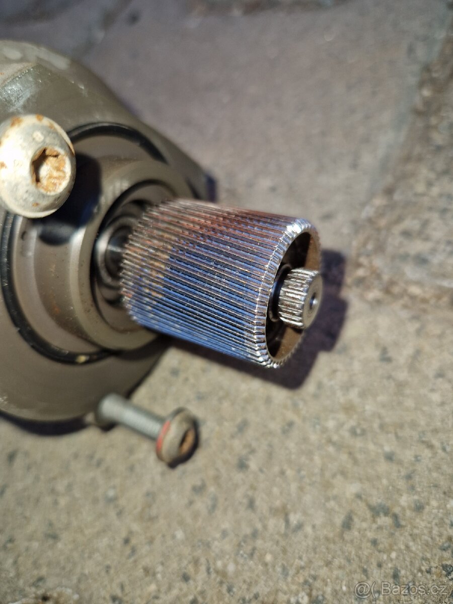 5Q0 910 143C motor řízení - 2