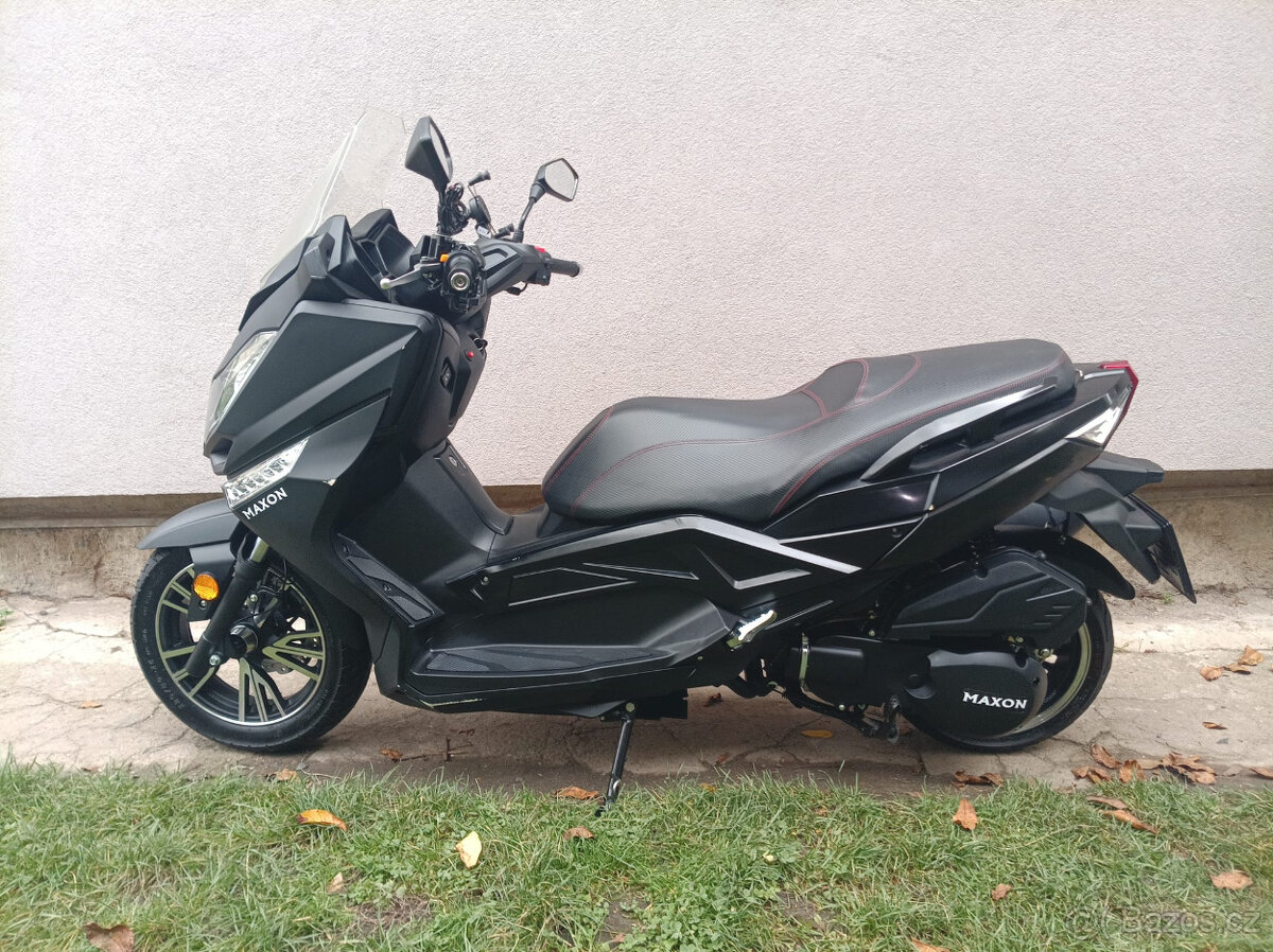 Skoro nový Skůtr Maxon Optimus 125 - 2