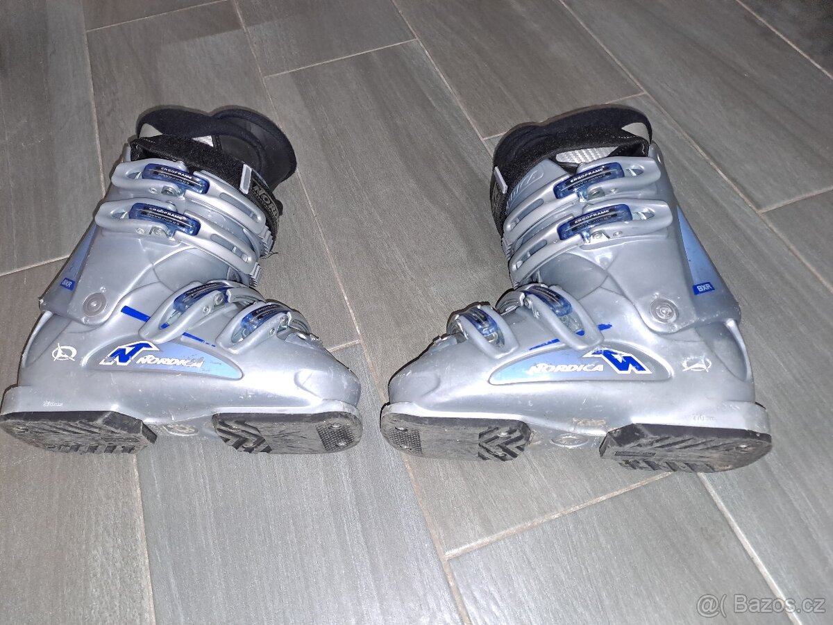 Dětské přezkáče Nordica, délka stélky 23 cm, délka boty 27 c - 2