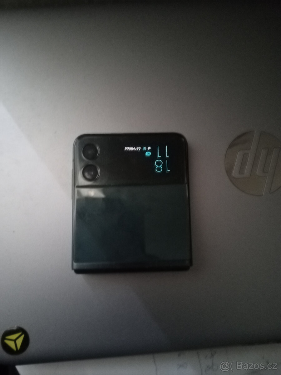 Předmětem prodeje je SAMSUNG Galaxy Z Flip3 5G nejde upně od - 2