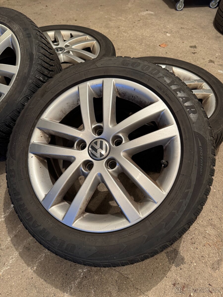 Original ALU kola VW 16" ET50, zimní pneu 205/55/R16, 5x112 - 2