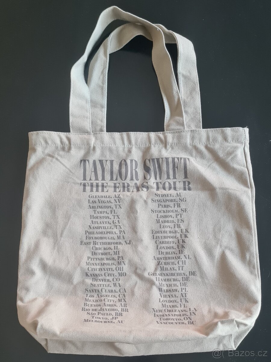 618 Taylor Swift - 2x taška + odznaky + náramky - 2