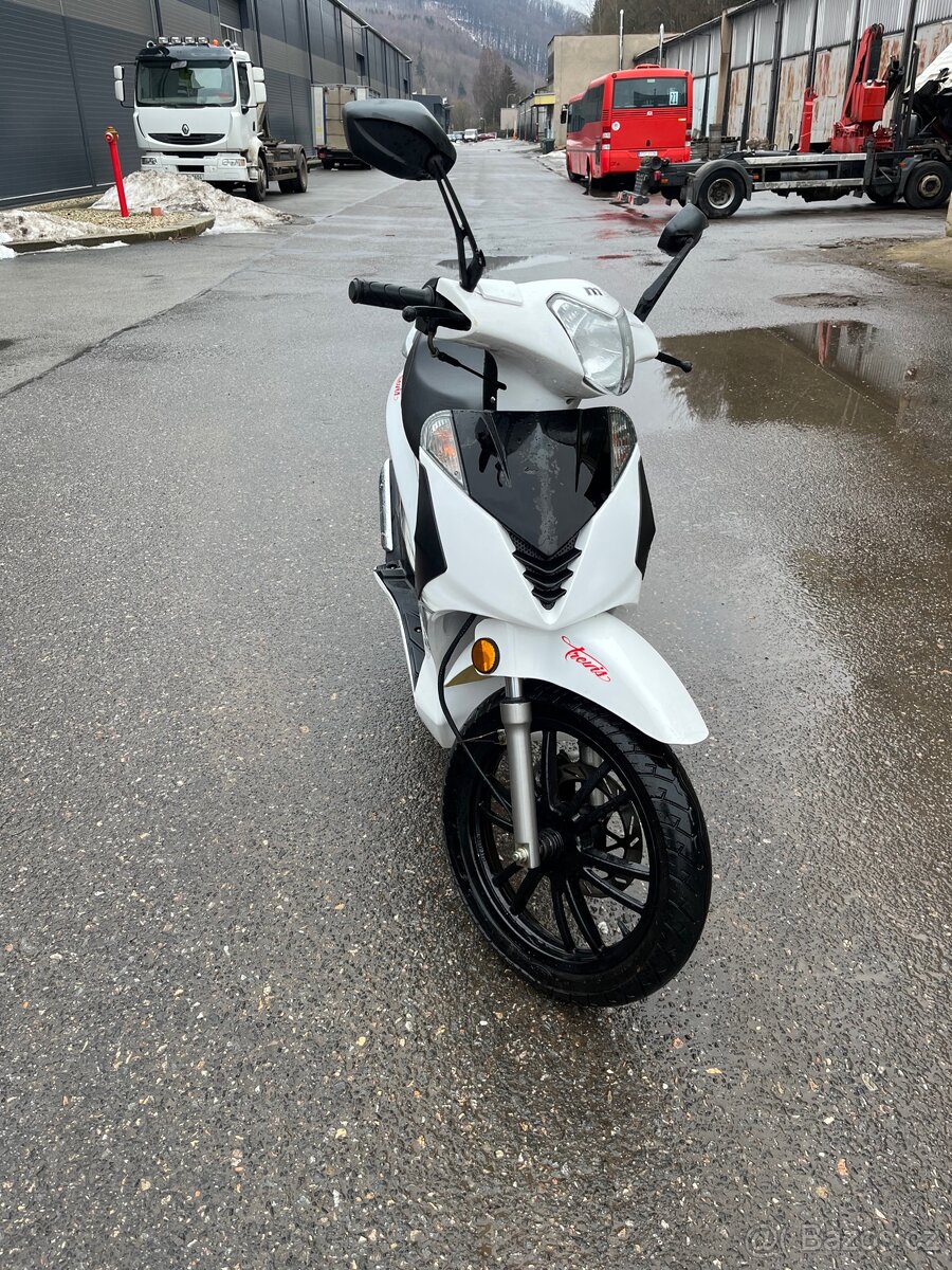 Skútr LONGJIA TREVIS 125 - 2