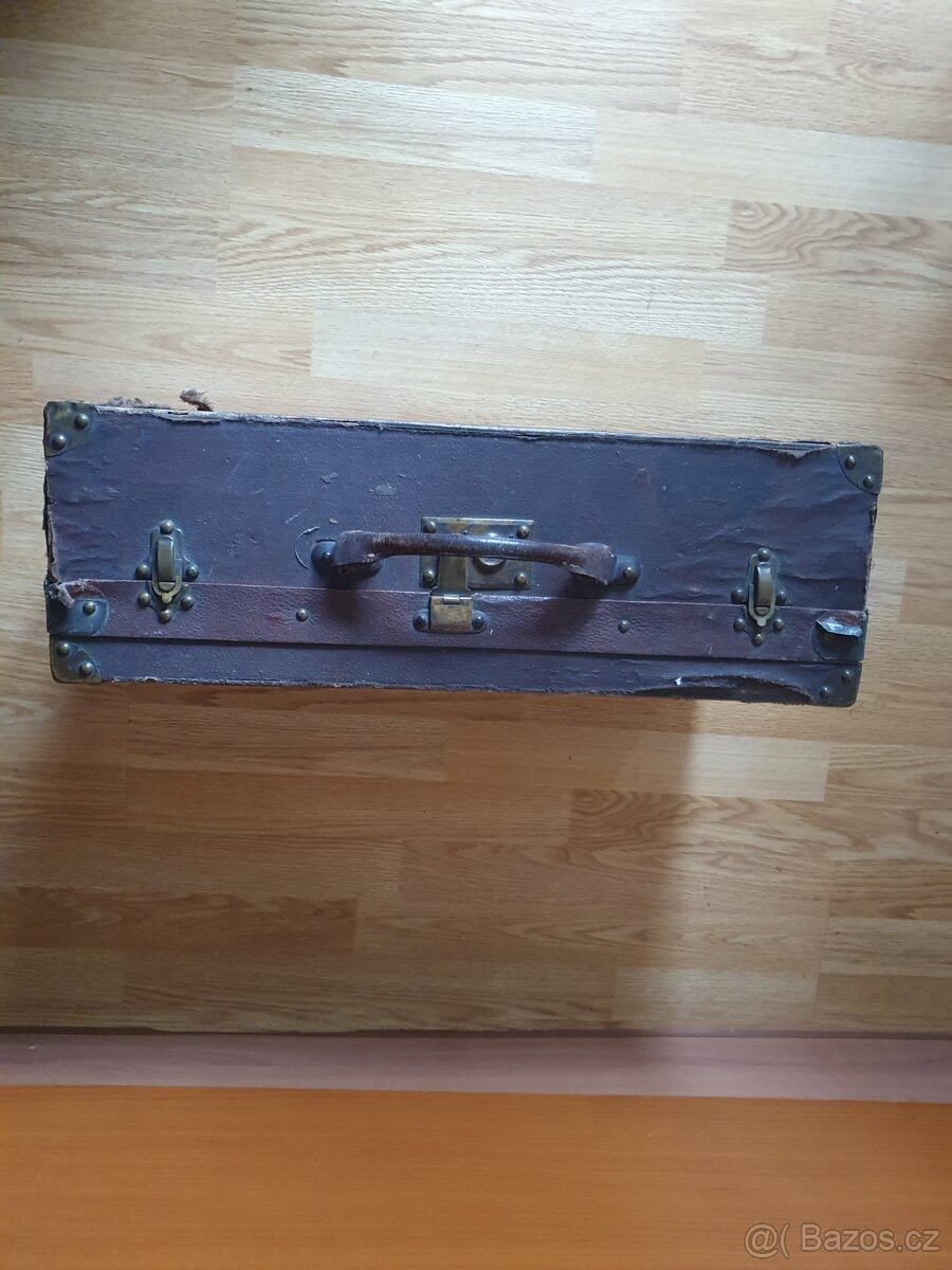 Starý kufr - 2
