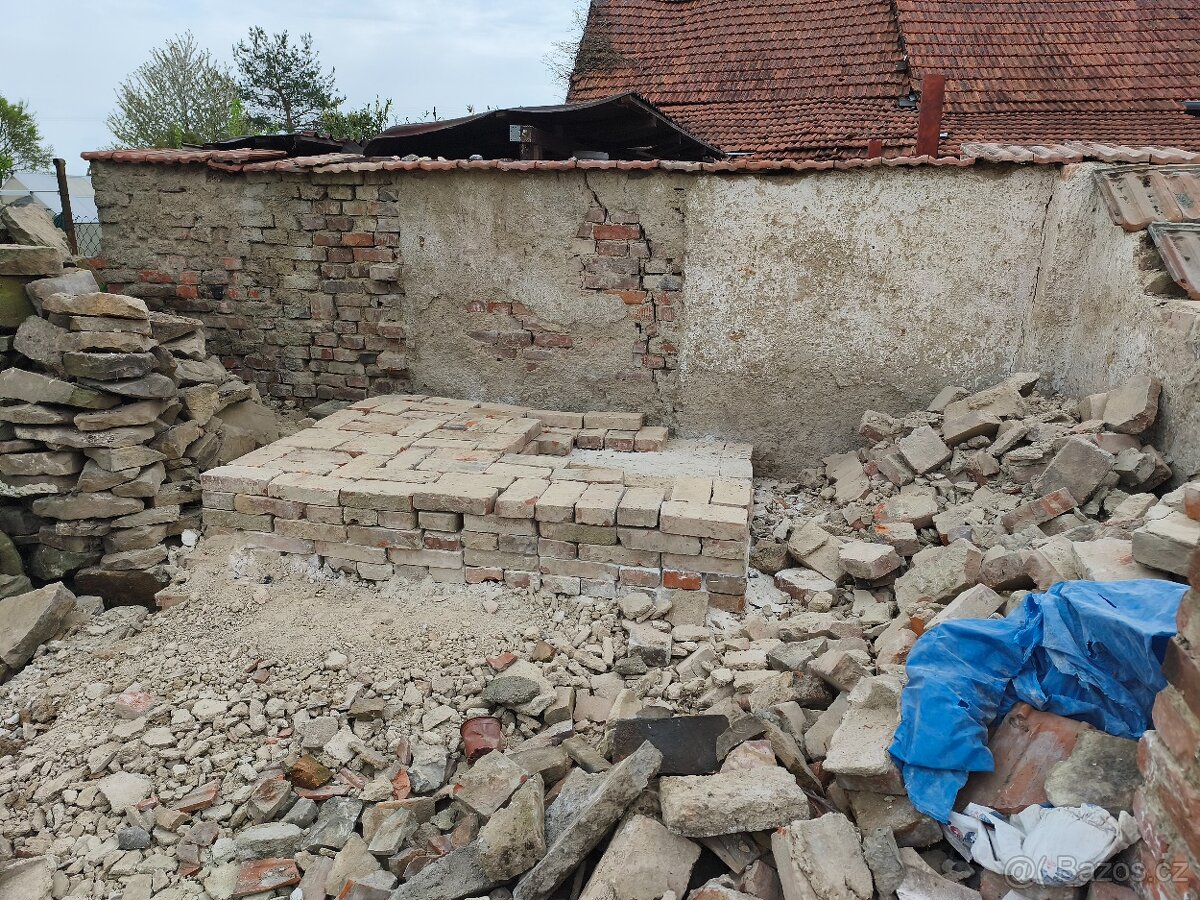 Kameny a cihly - 2