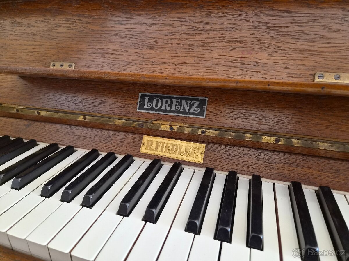 Pianina značky Lorenz - 2