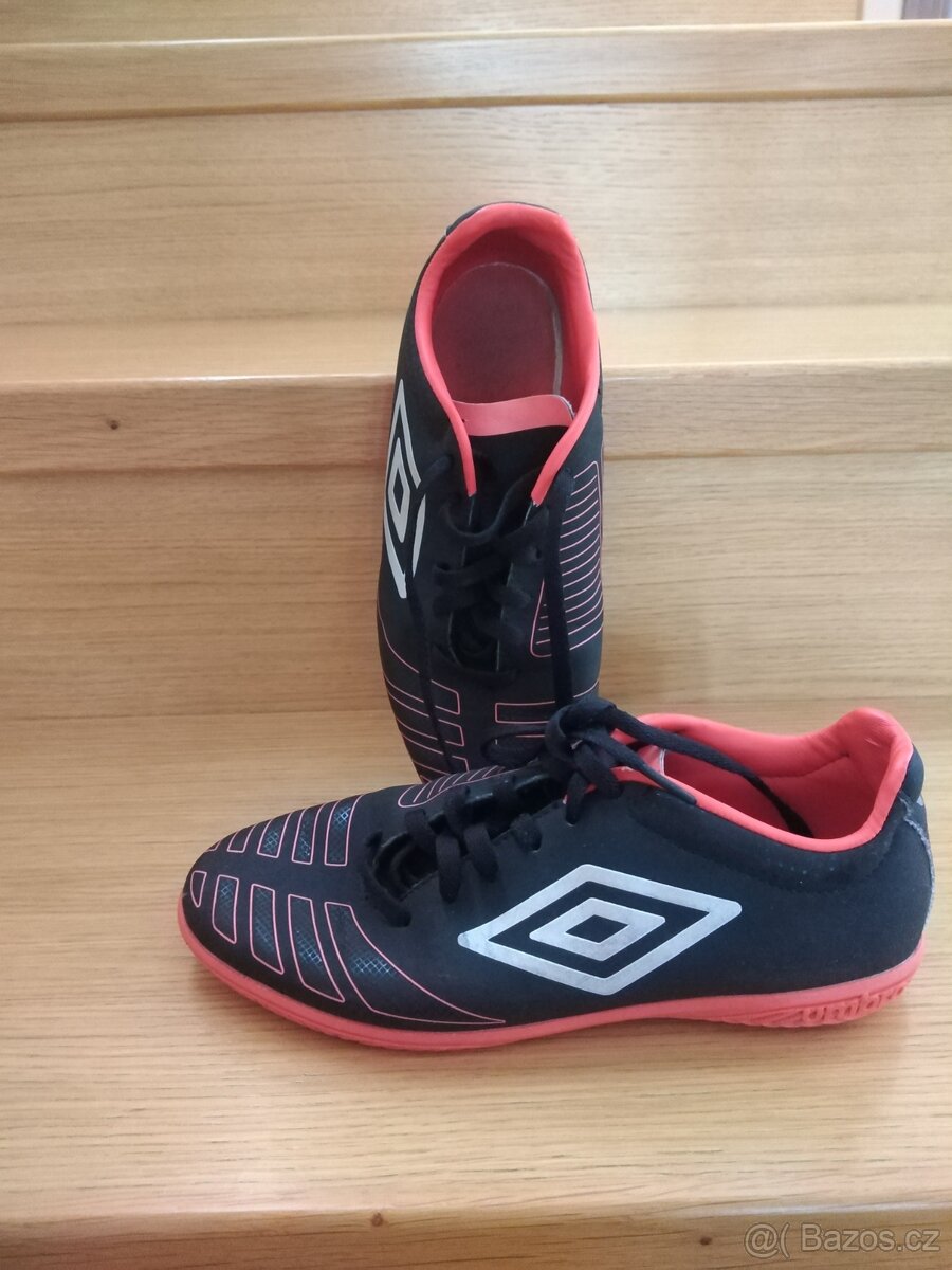 Sálová obuv zn. Umbro - 2