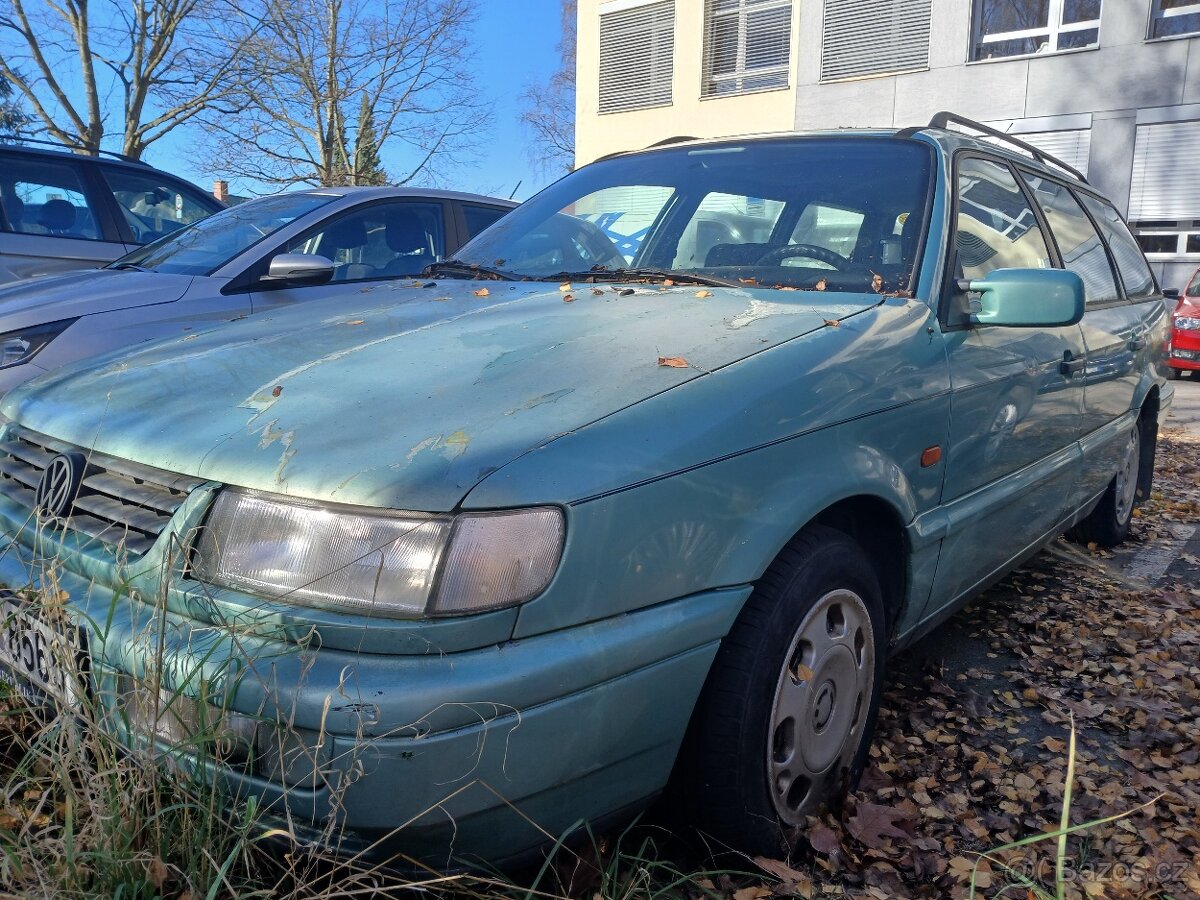 VW passat variant B4 1,8 GL - 2