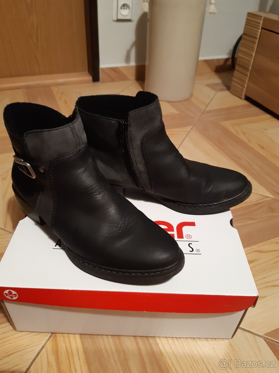 Kotníkové boty Rieker. - 2