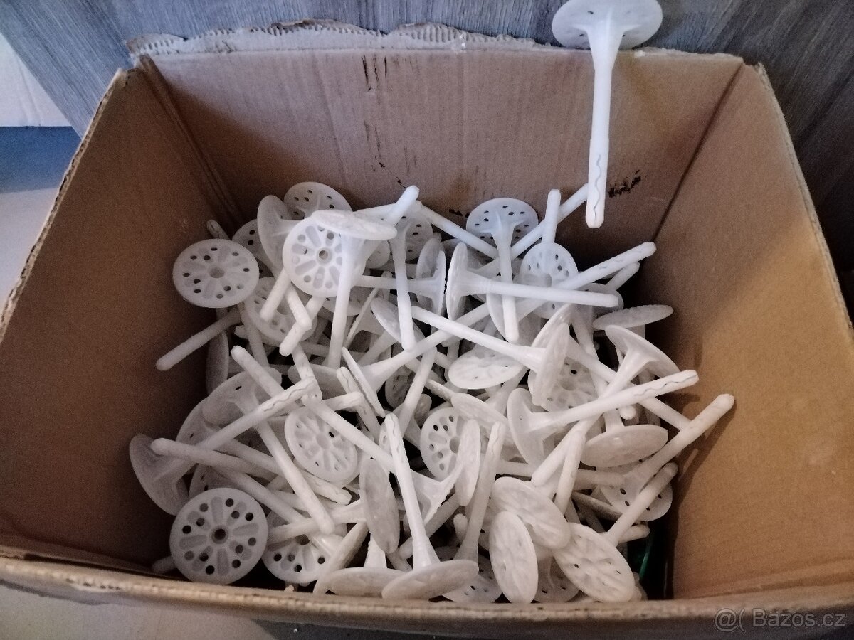 Talířové hmoždinky 120 a 140 mm, plastove i kovove trny - 2