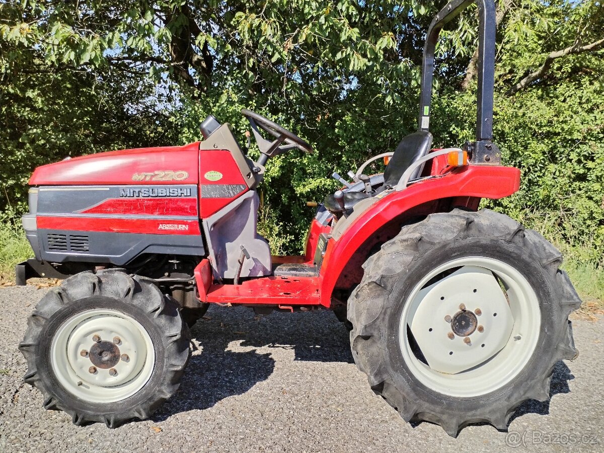 Mitsubishi MT 220 - 2