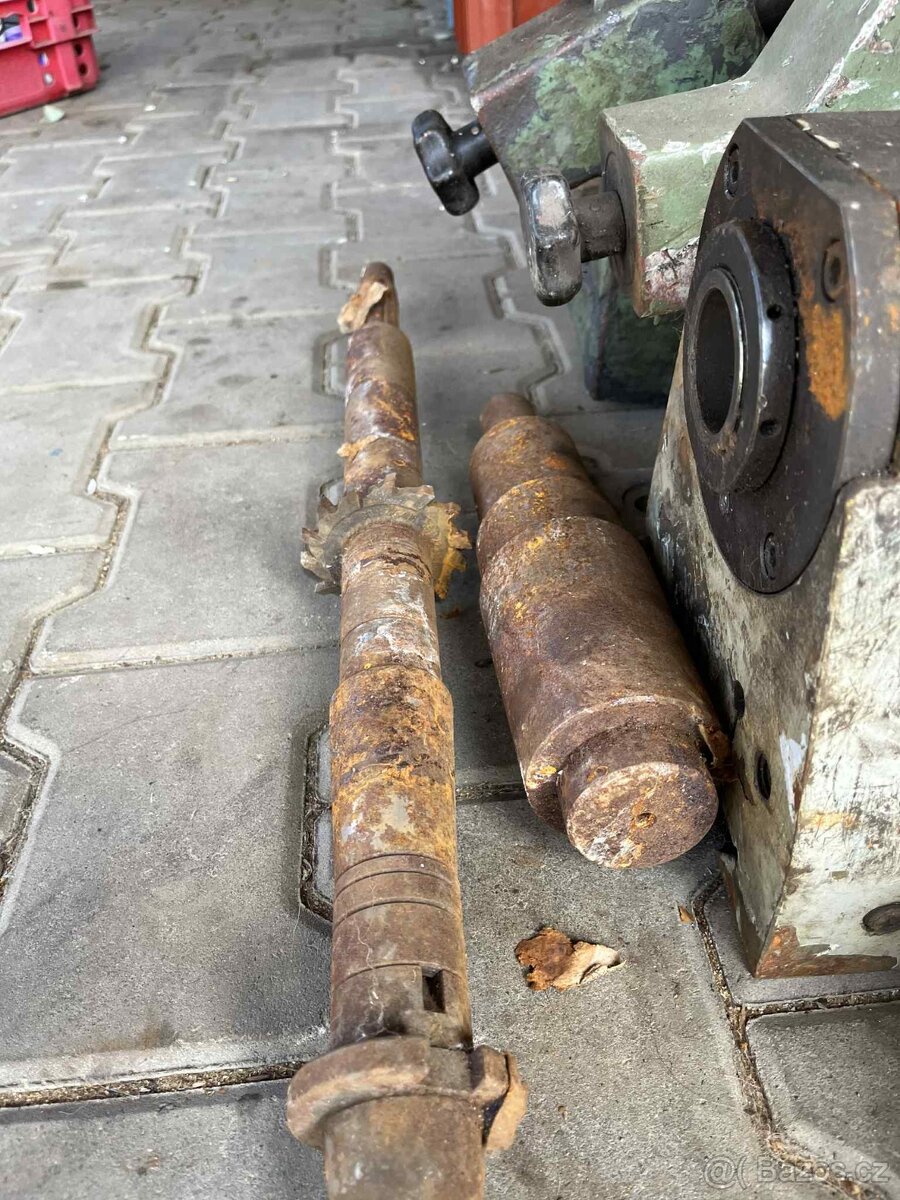 Příslušenství k soustruhu - 2